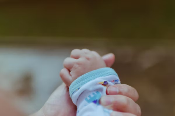 做试管婴儿痛苦吗？揭开辅助生育的温柔面纱